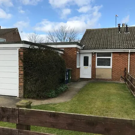 The Bungalow, 아파트 *